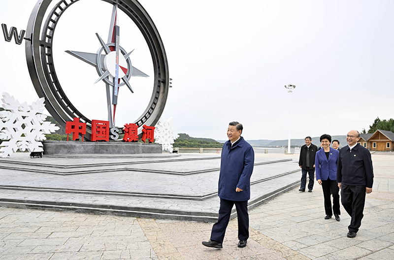 9月6日至8日，中共中央總書記、國(guó)家主席、中央軍委主席習(xí)近平在黑龍江考察。這是6日下午，習(xí)近平在大興安嶺地區(qū)漠河市北極村考察。